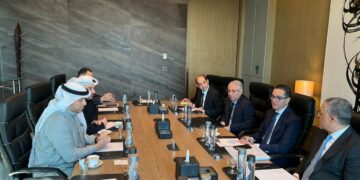 وزير الاستثمار يلتقي وفد مجموعة عارف الاستثمارية الكويتية لاستعراض فرص ومقومات الاستثمار بالسوق المصري