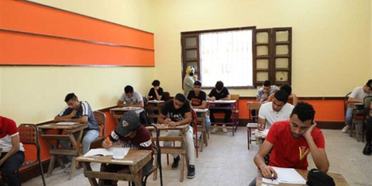 وزارة التعليم تختار رؤساء لجان امتحانات الثانوية العامة والدبلومات الفنية