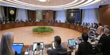 رئيس الوزراء يترأس مائدة نقاش مستديرة بعنوان “تحول مستقبل مصر الطاقى”