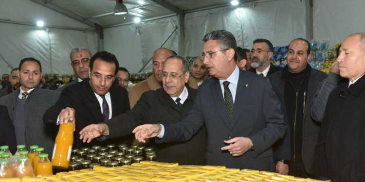 وزير التموين يفتتح معرض “أهلاً رمضان” بالسواح لتوفير السلع بأسعار مخفضة