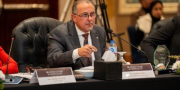 معتز أمين يكشف عن الفرق بين الوحدات السكنية ذات العلامات الفندقية العالمية ووحدات الضيافة في مصر