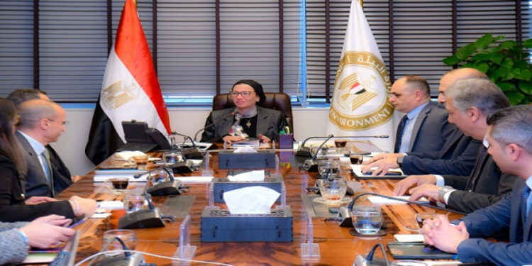وزيرة البيئة تبحث مع نائب رئيس الشركة البريطانية للبترول بمصر BP تنفيذ مشروعات الغاز الطبيعي المتجدد في مصر