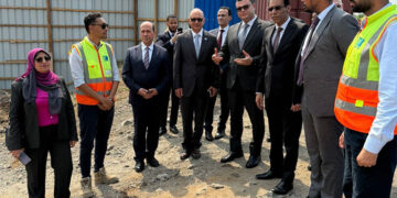 وزير الإسكان يتفقد محطة معالجة مياه تنفذها شركة “مدكور” المصرية