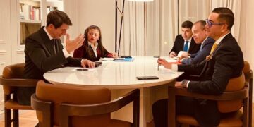 وزير الاستثمار يلتقي أعضاء الجمعية الإسبانية للهيدروجين لاستعراض فرص ومقومات الاستثمار بالسوق المصري في مجال إنتاج الهيدروجين.