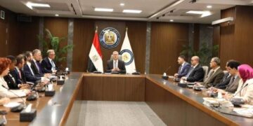 وزير البترول لوفد شركة انجلوجولد اشانتي العالمية: تعزيز جاذبية قطاع التعدين للإستثمار بإجراءات تحفيزية