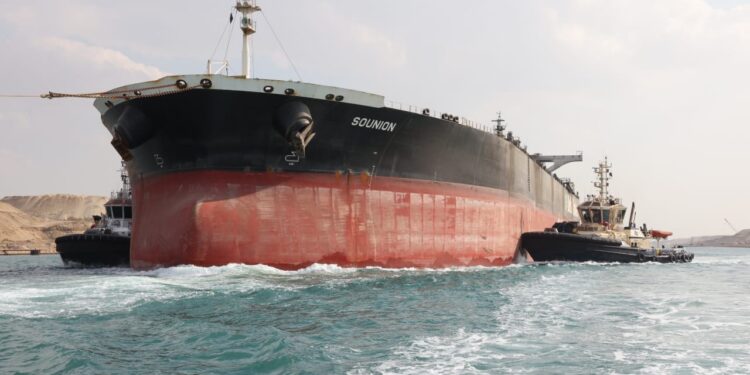 الفريق أسامة ربيع:”نجاح عملية قطر ناقلة البترول SOUNION عبر قناة السويس”