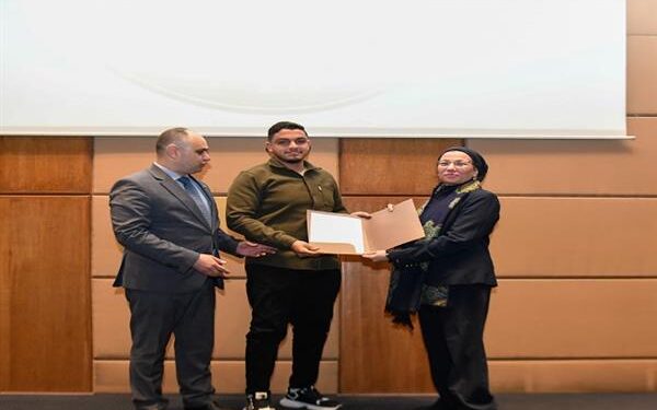 وزيرة البيئة تسلّم عقود تعيين المراقبين والباحثين البيئيين الجدد لدعم العمل البيئي بالمحميات الطبيعية