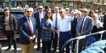 وزيرة التنمية ومحافظ القاهرة يتفقدان بدء أعمال تنفيذ المرحلة الأولى من تطوير سوق العتبة