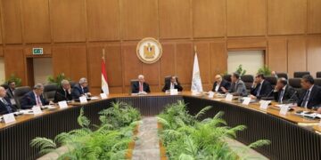 وزير التعليم العالي يرأس اجتماع المجلس الأعلى لشئون المعاهد العالية الخاصة