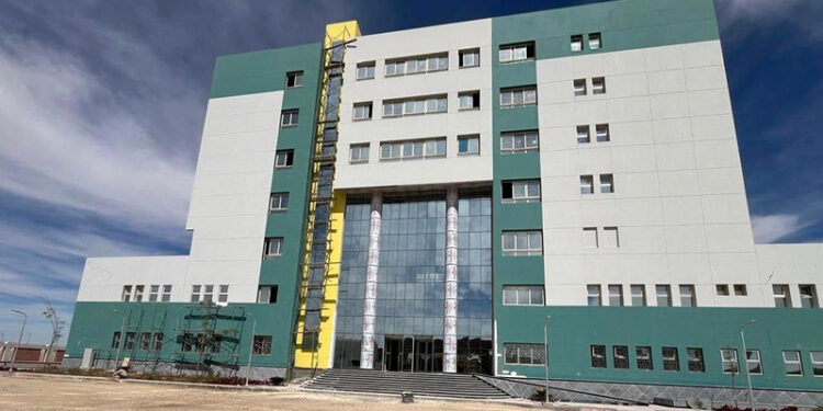 وزير الإسكان: قريباً الانتهاء من مستشفى جديد سعة 175 سريرا بمدينة قنا الجديدة