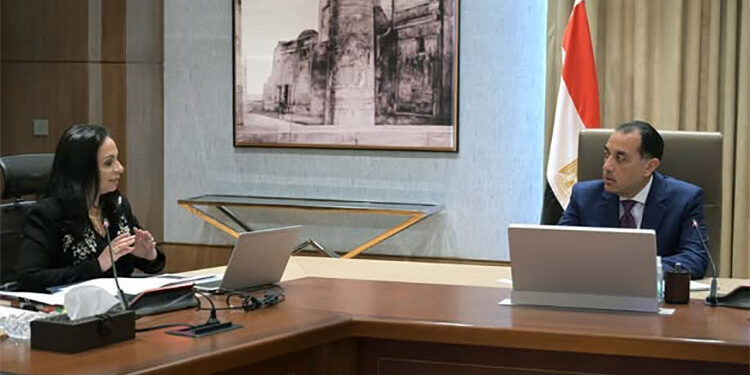 رئيس الوزراء يتابع ملف حصر  التكلفة الاقتصادية لأعداد اللاجئين والوافدين المقيمين في مصر