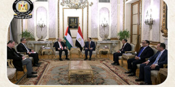 نشاط رئيس الوزراء فى أسبوع.. لقاءات واجتماعات ومتابعات للملفات الحيوية