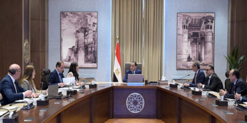 رئيس الوزراء يتابع جهود فض التشابكات المالية بين الهيئة القومية للبريد وبنك الاستثمار القومي