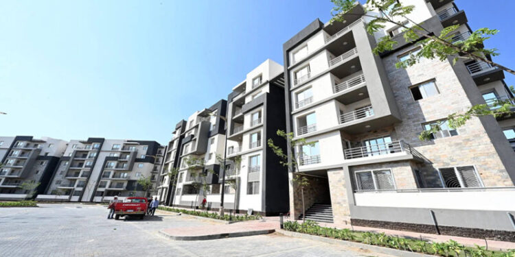 وزير الإسكان يوجه بسرعة تنفيذ شقق سكن لكل المصريين في سوهاج الجديدة