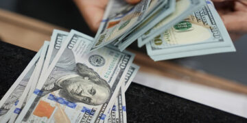 أسعار الدولار في مصر اليوم الأحد