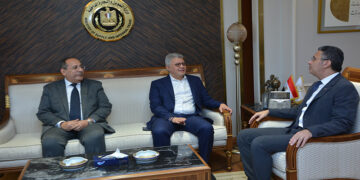 وزير التموين يصدر قرارًا وزاريًا بتعيين أيمن إسماعيل رئيسًا لمجلس إدارة الشركة القابضة للصناعات الغذائية