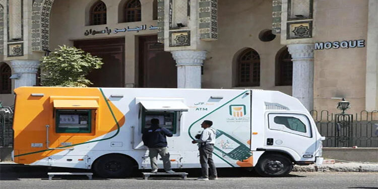البنك الأهلي المصري يطلق سيارات صراف آلي متنقلة في المحافظات