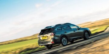 سوبارو تودع سيارتها الشهيرة للأبد وعشاقها في حزن