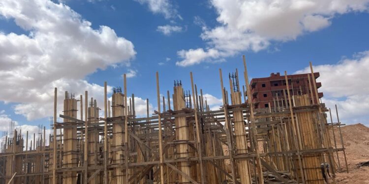 مسئولو “الإسكان” يتفقدون أعمال المرافق بمنطقة “شمس الحكمة” والمشروعات التنموية بالساحل الشمالي