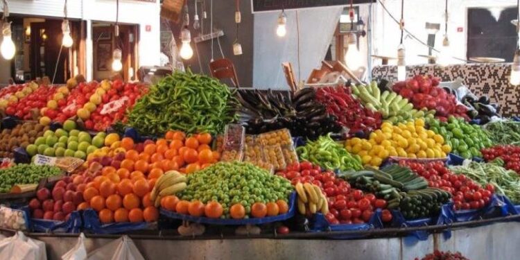 أسعار الخضار والفاكهة اليوم الثلاثاء