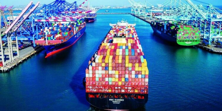 التجارة العالمية تسجل رقما قياسيًا عند 33 تريليون دولار في 2024