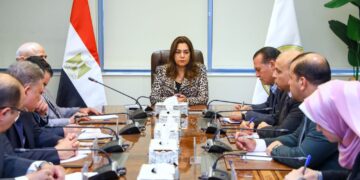 وزيرة التنمية تعقد اجتماعاً مع عدد من قيادات الوزارة لمتابعة ملفات العمل المختلفة