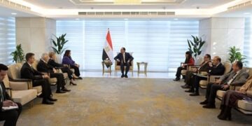 رئيس الوزراء يلتقي مفوضة الاتحاد الأوروبي لشئون المتوسط والوفد المرافق لها