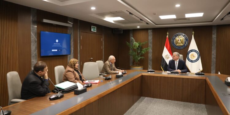 وزير البترول والثروة المعدنية يلتقي اعضاء مجلسي النواب والشيوخ لتعزيز التكامل