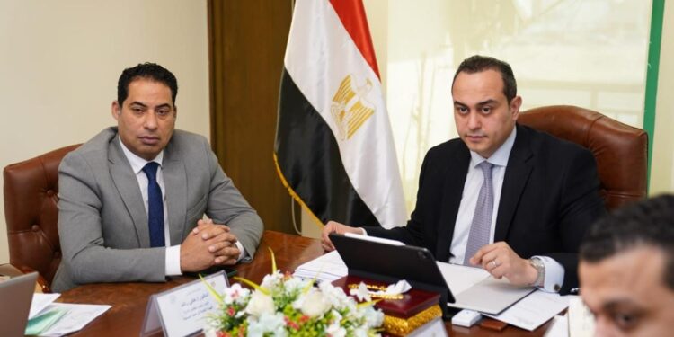 رئيس هيئة الرعاية الصحية يتابع الموقف التنفيذي لمشروعات تنمية الموارد الذاتية للهيئة