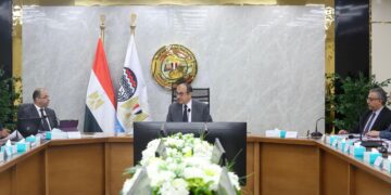 وزير قطاع الأعمال العام يترأس اجتماع الجمعية العامة للشركة القابضة للتشييد والتعمير