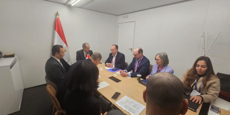 وزير الاتصالات: مستمرون فى تطوير البنية التحتية الرقمية لتحسين جودة خدمات الاتصالات والانترنت