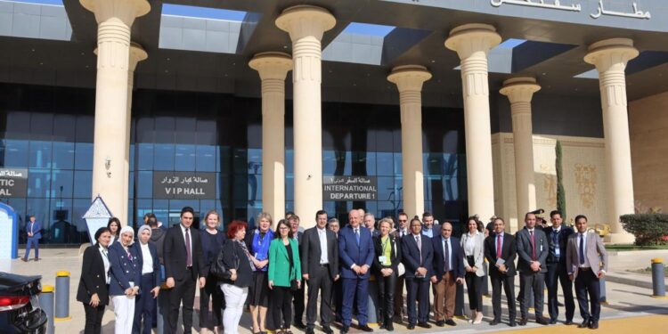 إشادة دبلوماسية أوروبية لمطار سفنكس الدولي كوجهة سياحية واعدة