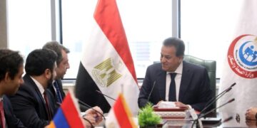 وزير الصحة يبحث مع سفير أرمينيا التعاون الصحي وتوسيع الشراكات في التصنيع الدوائي