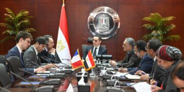 وزير الاستثمار يبحث مع سفير فرنسا بالقاهرة سبل تعزيز العلاقات الاقتصادية المشتركة بين البلدين