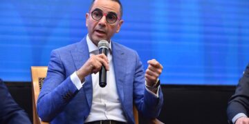 وزير الاستثمار يستعرض جهود الدولة الهادفة لتيسير بيئة الاستثمار وتعزيز حركة التجارة الخارجية