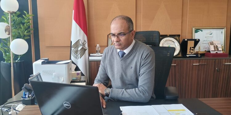 نائب وزير الإسكان يشارك في الاجتماع الرابع للجنة برنامج إدارة مياه الشرب بمحافظة أسوان