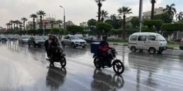 هطول أمطار متوسطة الآن على محاور القاهرة والجيزة