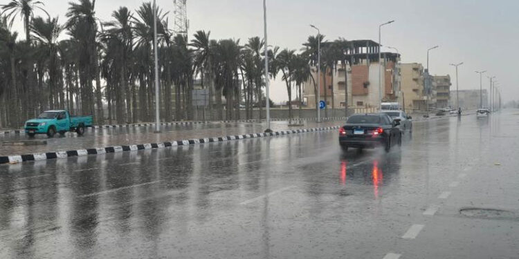 أمطار متفاوتة الشدة الآن على القاهرة والجيزة وتحذيرات من حالة الطقس