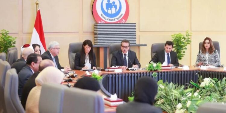 وزير الصحة يترأس اجتماع المجموعة الوزارية للتنمية البشرية لمناقشة عدداً من المحاور المشتركة