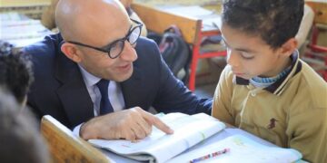 وزير التربية والتعليم يجري جولة مفاجئة بعدد من مدارس محافظة الفيوم