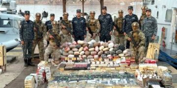 القوات البحرية تنجح فى إحباط محاولة تهريب كميات من المواد المخدرة عبر سواحل البحر الأحمر