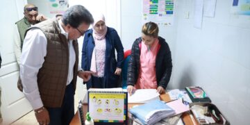 وزير الصحة يفاجئ مركزي طب أسرة في الأسمرات بزيارة مفاجئة بأول أيام شهر رمضان الكريم