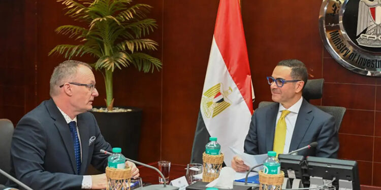 وزير الاستثمار  يلتقي سفير جمهورية التشيك بالقاهرة لبحث فرص التعاون الاقتصادي المشترك