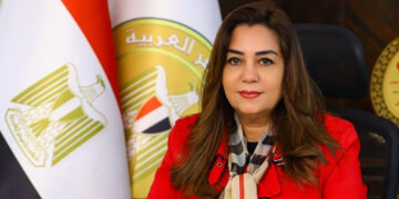 وزيرة التنمية المحلية تحيل 16 موظفًا للنيابات المختصة والشئون القانونية