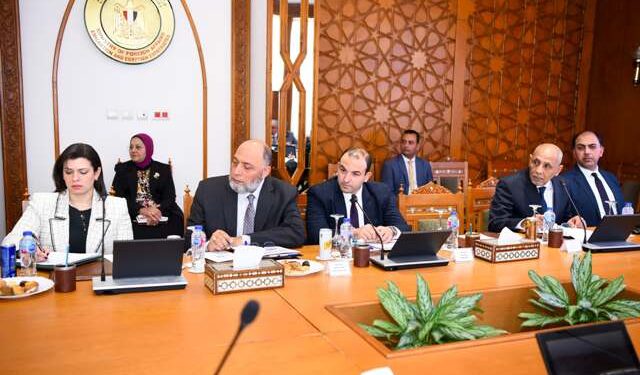وزير الخارجية والهجرة يجتمع مع مجلس إدارة هيئة تمويل مباني وزارة الخارجية في الخارج