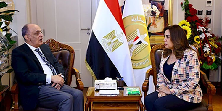 وزيرة التنمية المحلية تلتقي رئيس لجنة المشروعات الصغيرة والمتوسطة بمجلس النواب