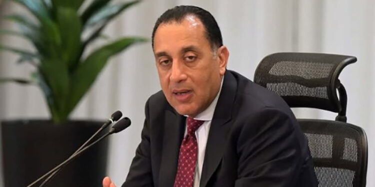 رئيس الوزراء يبدأ جولة تفقدية بمشروعات مدينة العلمين الجديدة