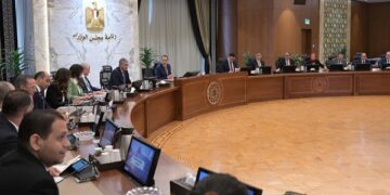 رئيس الوزراء يتابع موقف الأعمال بالمنطقة الأثرية بالأهرامات ومخططات إحياء منطقة “نزلة السمان”