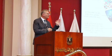 وزير البترول والثروة المعدنية يلتقى وكلاء الوزارة ورؤساء الهيئات والقوابض ونوابهم ورؤساء شركات القطاع