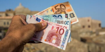 أسعار العملات في مصر اليوم الأحد